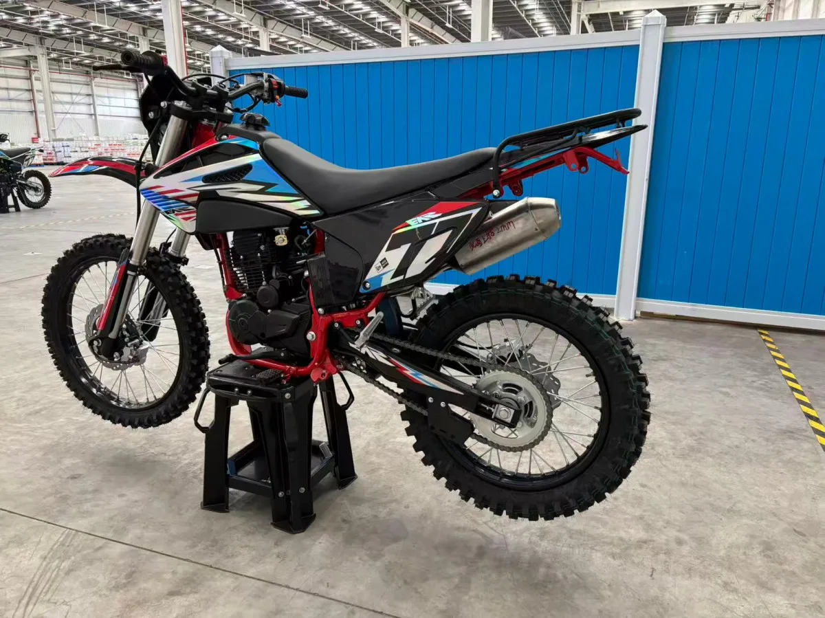 21HP 6-Speed Four-Stroke Off-Road Motorcycle with Balance Shaft — Media 3