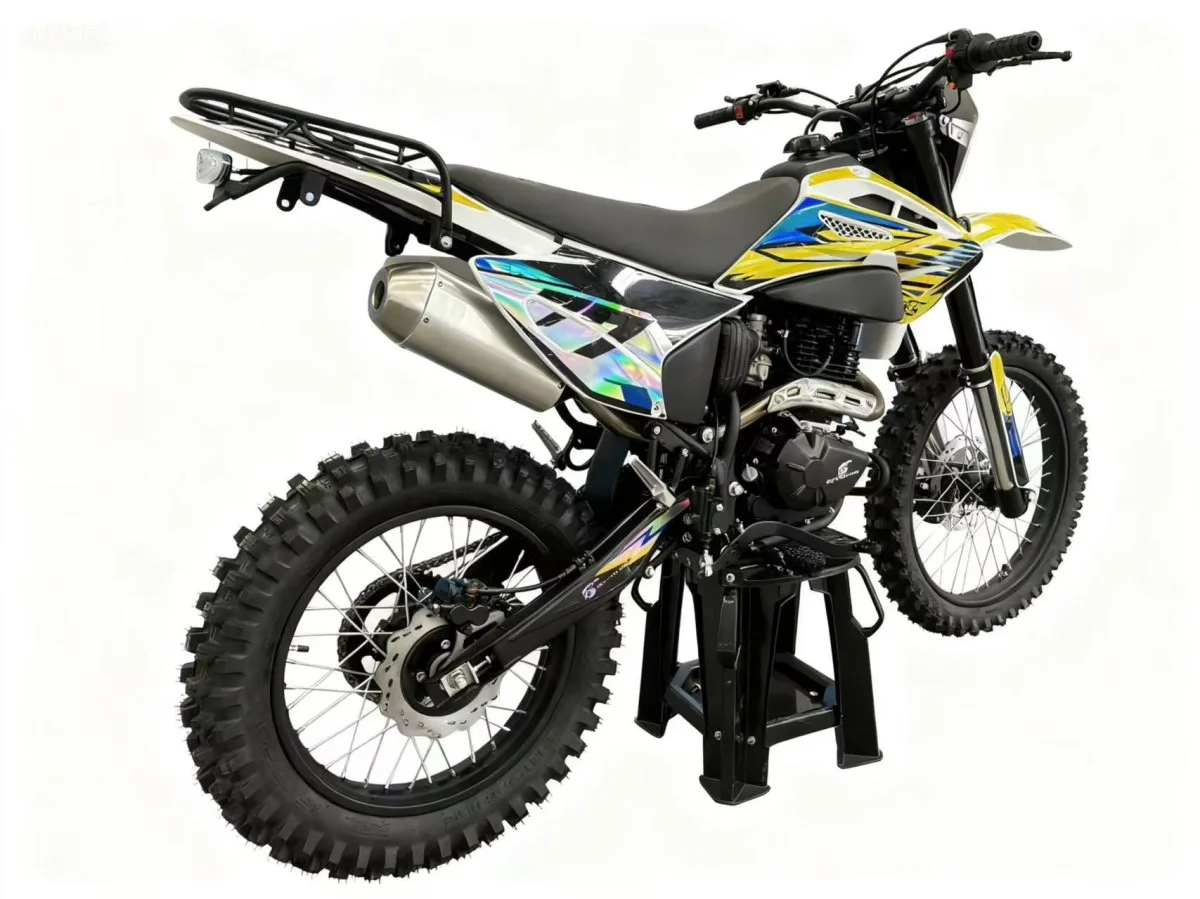 300cc Four-Stroke Air-Cooled SOHC Off-Road Dirt Bike — Media 5