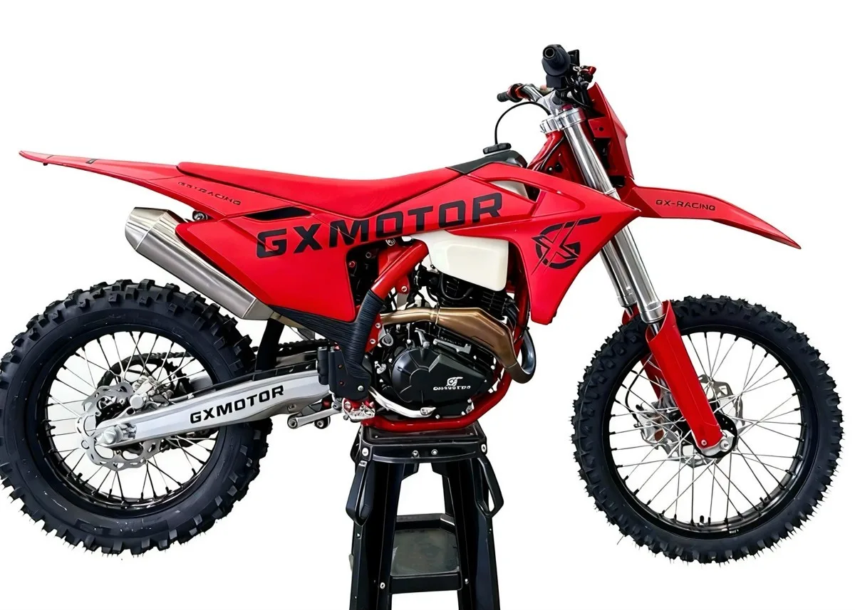 300cc Four-Stroke Air-Cooled Competition Dirt Bike – 21HP, 6-Speed, Balance Shaft — Media 3