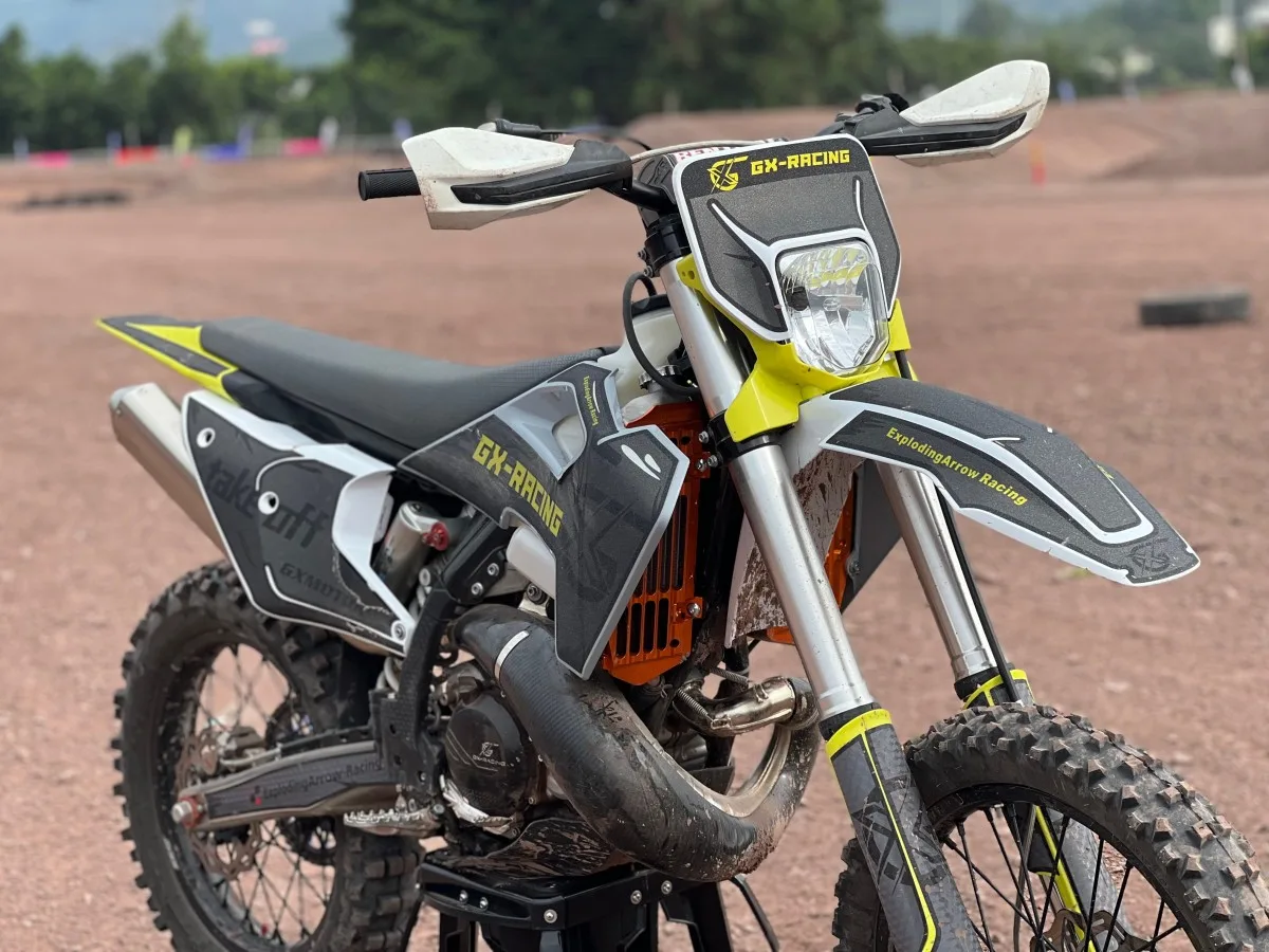 50HP 300cc Two-Stroke Water-Cooled 6-Speed Off-Road Racing Motorcycle — Media 4