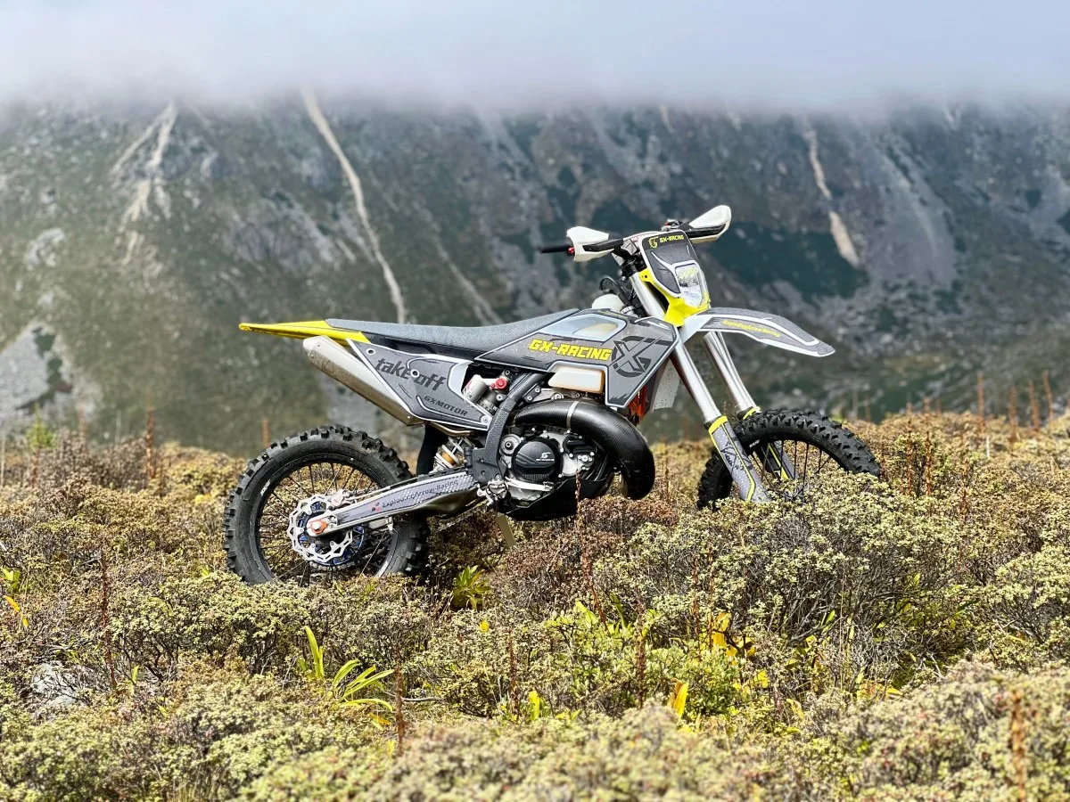 50HP 300cc Two-Stroke Water-Cooled 6-Speed Off-Road Racing Motorcycle — Media 7