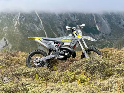 50HP 300cc Two-Stroke Water-Cooled 6-Speed Off-Road Racing Motorcycle — Media 7