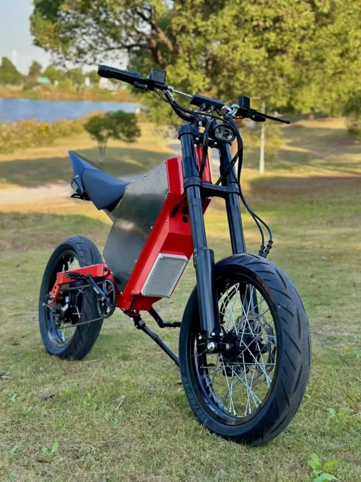 15000W Peak-Power Electric City E-Bike | 72V 70Ah Lithium Battery | Single-Speed Rear Hub Motor | High-Carbon Steel Frame