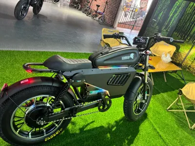 3000W Peak-Torque City E-Bike, Dual-Piston Hydraulic Disc Brakes, Alloy Frame, 150kg Load — Media 3